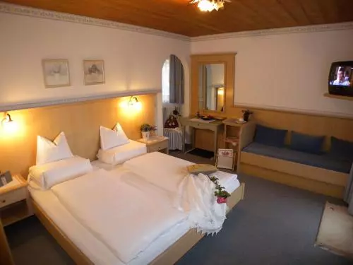 هتل Landhaus Dengg