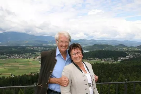 تختخواب و صبحانه Pension Seehoehe