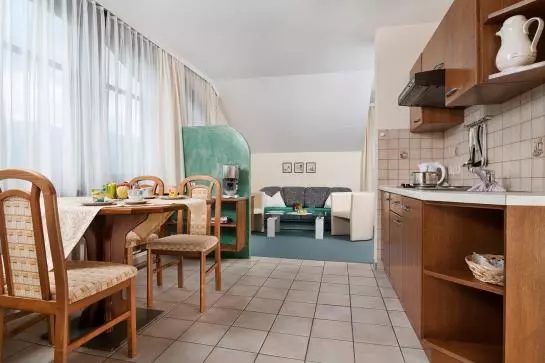 تختخواب و صبحانه Pension Seehoehe