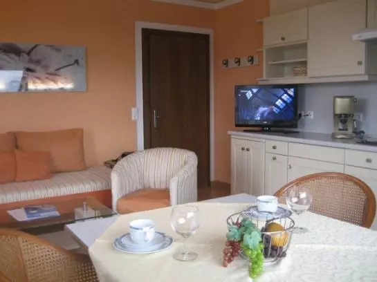 تختخواب و صبحانه Pension Seehoehe