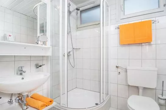 تختخواب و صبحانه Pension Seehoehe