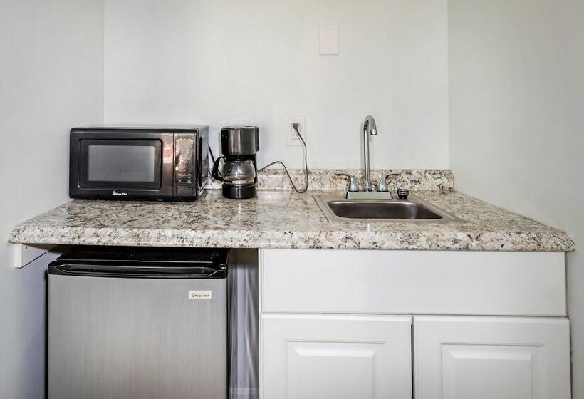 Sea Spiral Suites & Motel