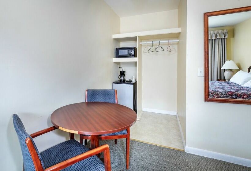 Sea Spiral Suites & Motel