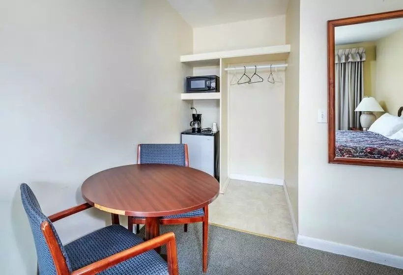 Sea Spiral Suites & Motel
