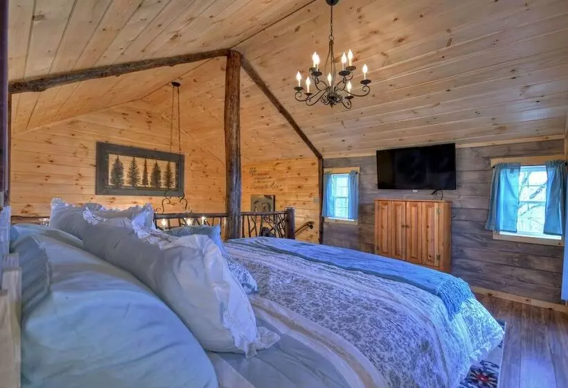 Treehouse Ellijay Star5vacations