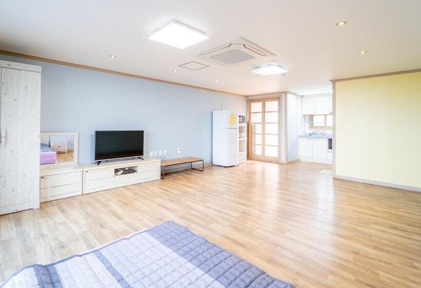 Yeosu Moranggee Pension