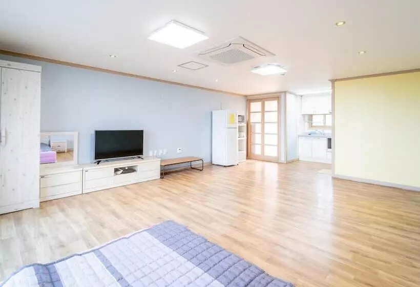 Yeosu Moranggee Pension