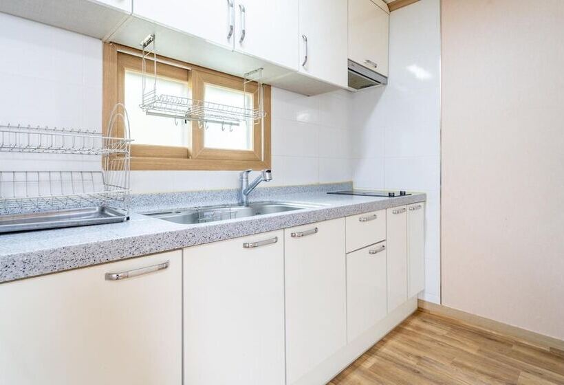 Yeosu Moranggee Pension