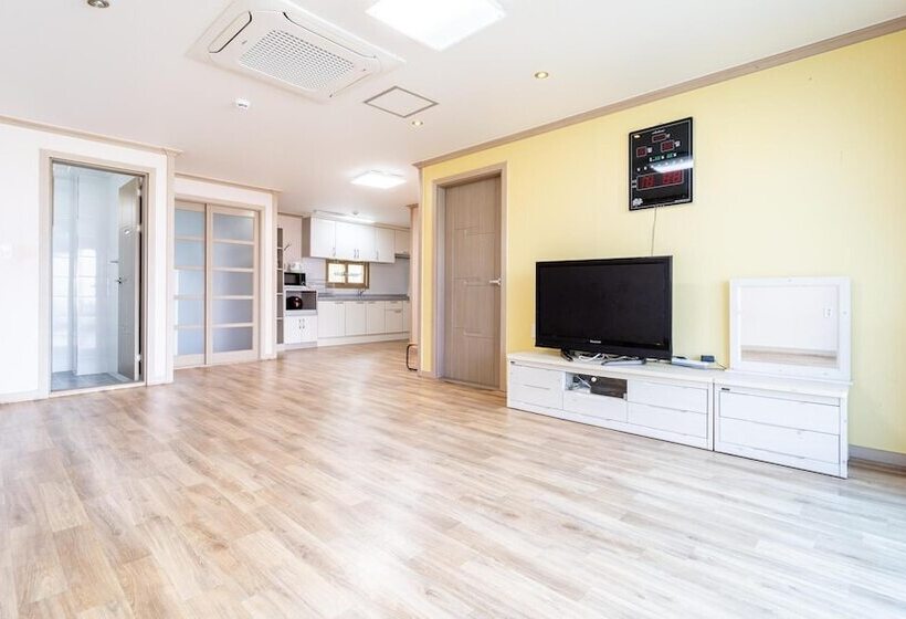 Yeosu Moranggee Pension