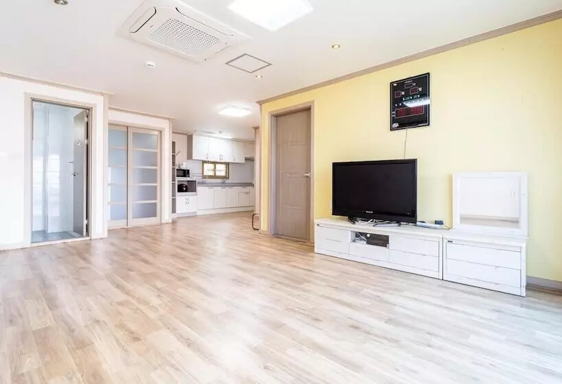 Yeosu Moranggee Pension