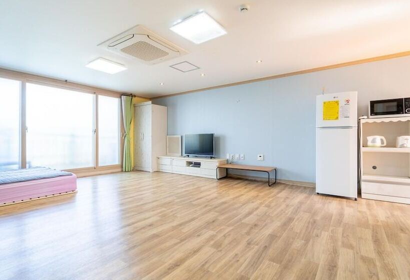 Yeosu Moranggee Pension