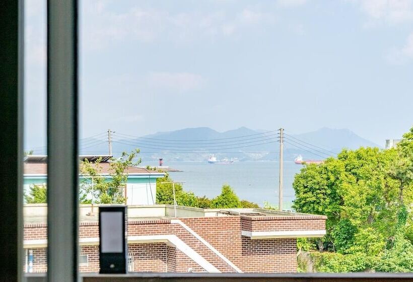 Yeosu Moranggee Pension