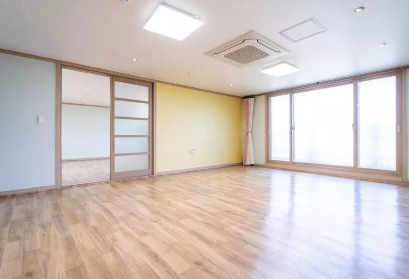 Yeosu Moranggee Pension