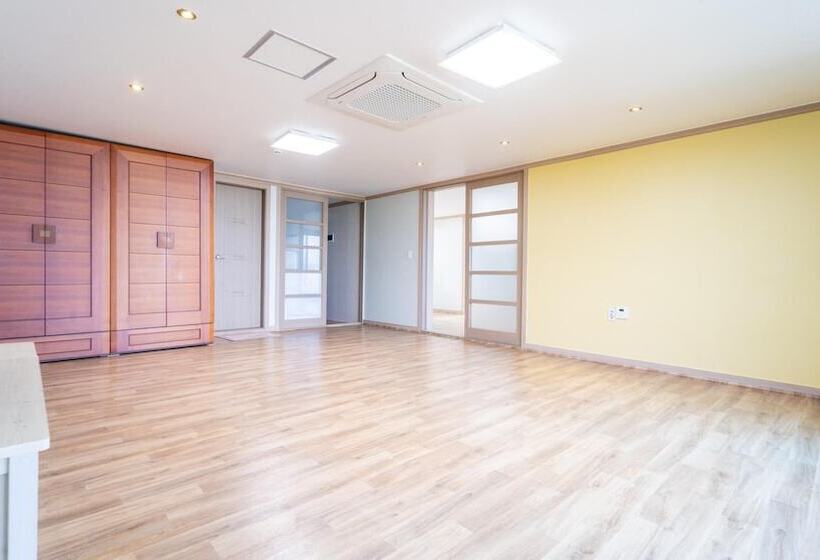 Yeosu Moranggee Pension