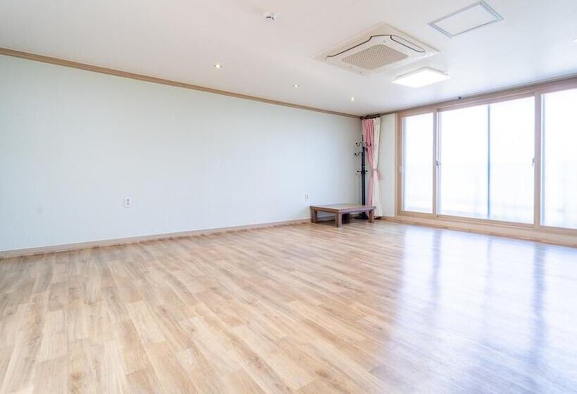 Yeosu Moranggee Pension