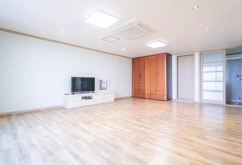 Yeosu Moranggee Pension