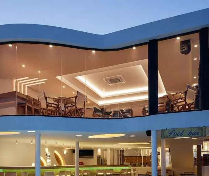 Golden Bay Boutique Hotel & Bungalows