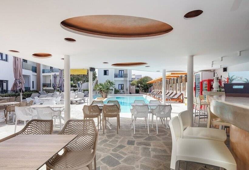 Golden Bay Boutique Hotel & Bungalows