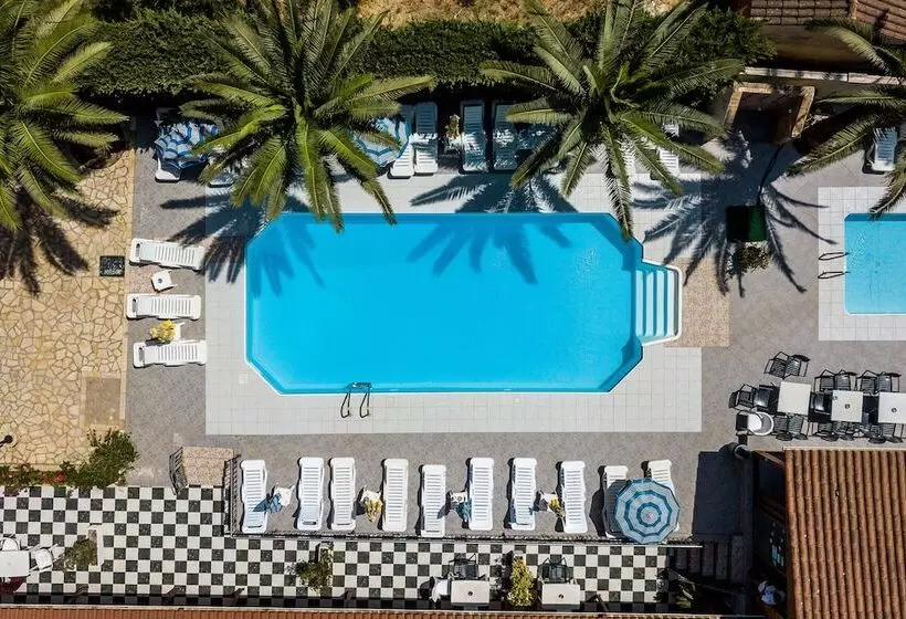 هتل Roseclub Apartments