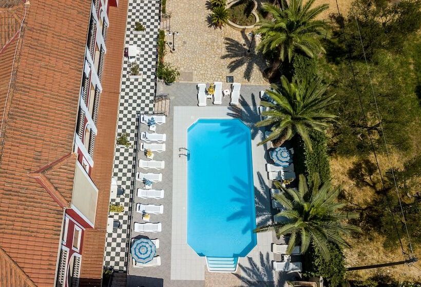 هتل Roseclub Apartments