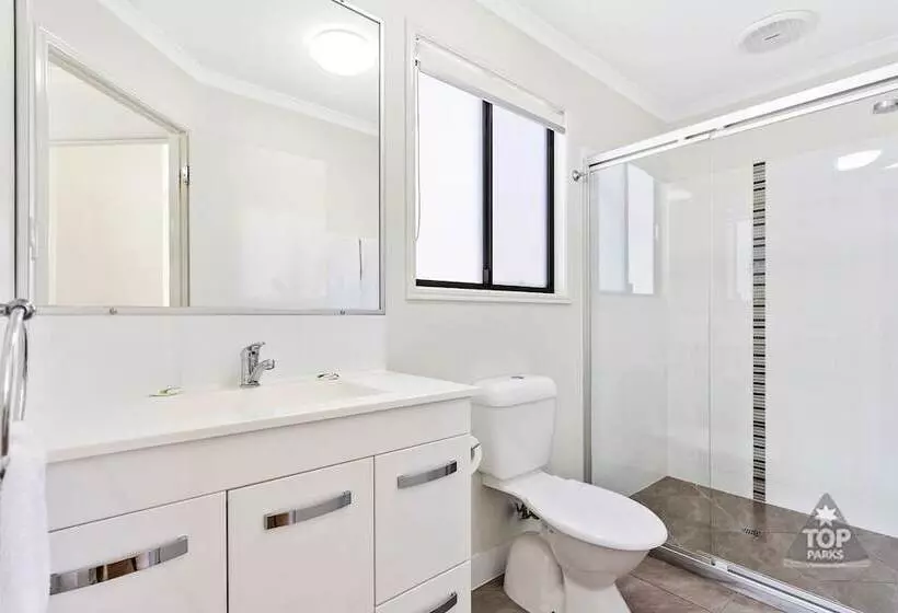 Lomakeskus Tin Can Bay Tourist Park