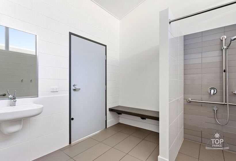 渡假胜地 Tin Can Bay Tourist Park