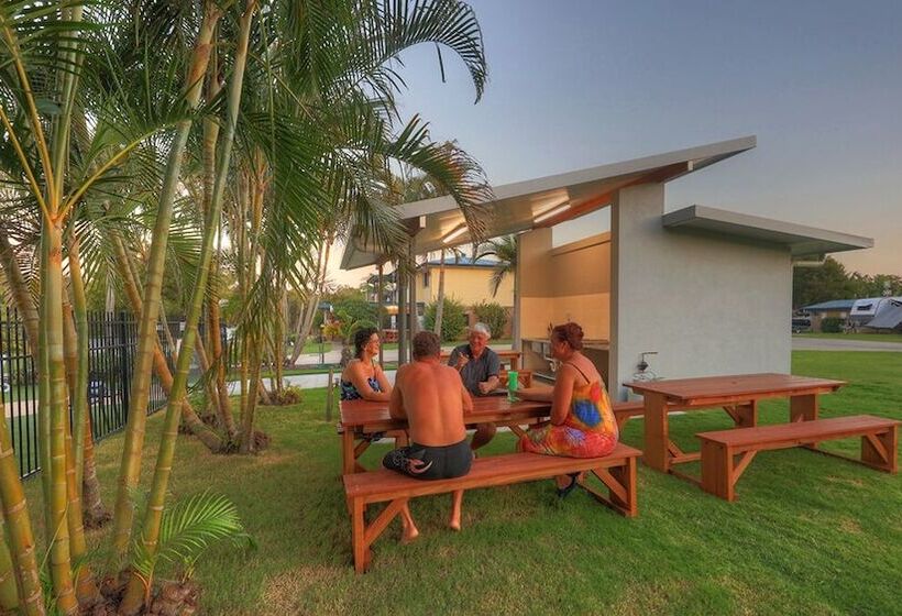 渡假胜地 Tin Can Bay Tourist Park