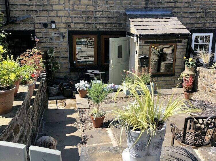 Wuthering Cottage Haworth Stylish, Cosy & Comfy