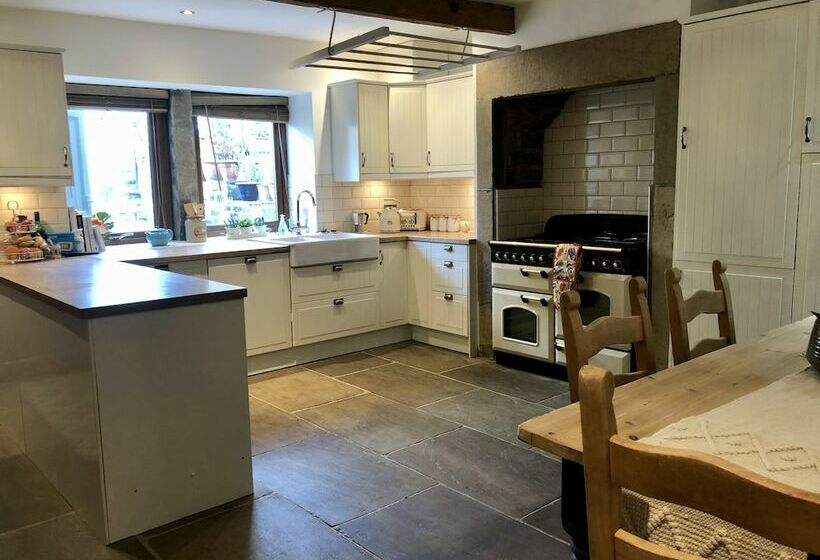 Wuthering Cottage Haworth Stylish, Cosy & Comfy