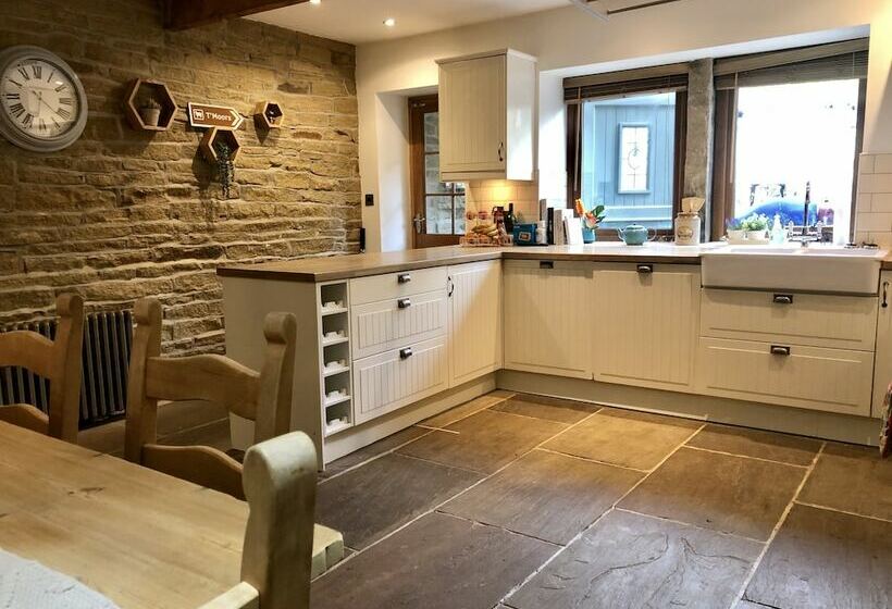 Wuthering Cottage Haworth Stylish, Cosy & Comfy