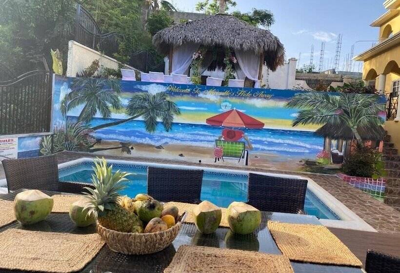 پانسیون Marvettes Hideaway