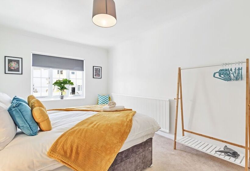 펜션 The Old Brewery House | By My Getaways | Free Parking