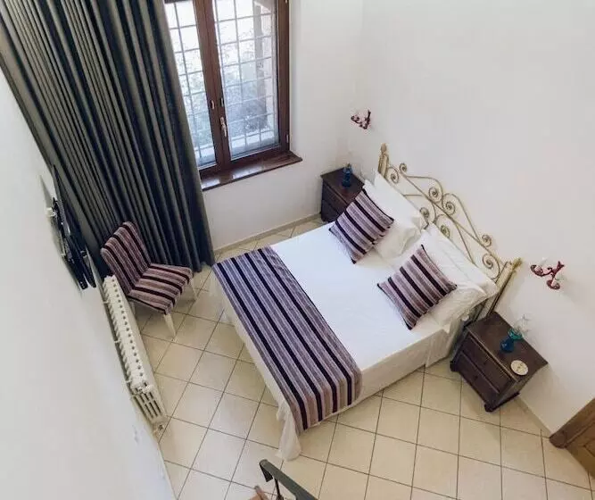 تختخواب و صبحانه Leano Agriresort   Superior Triple Room With Mezzanine