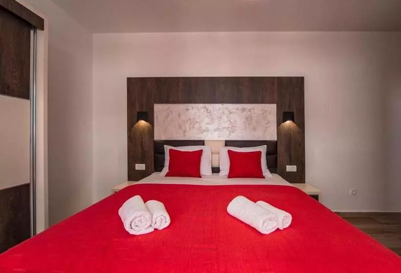 Hotelli David Lux Beach Rooms