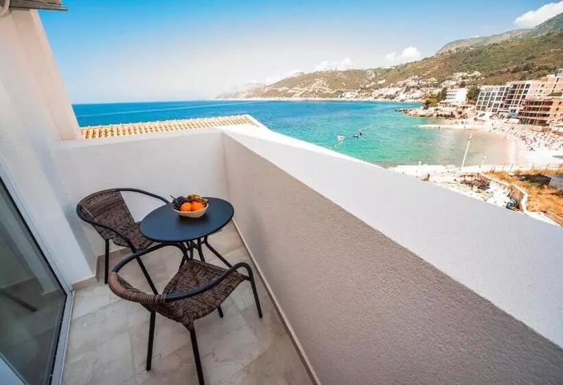 Hotelli David Lux Beach Rooms