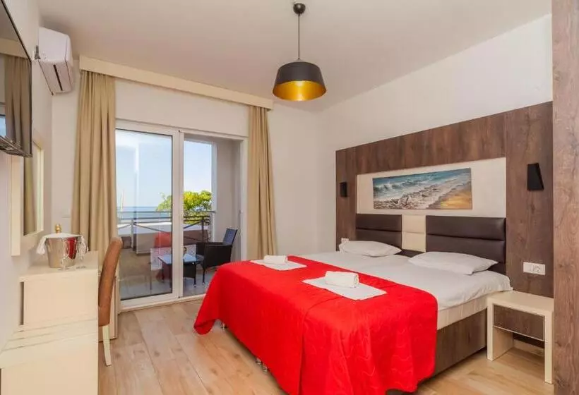 Hotelli David Lux Beach Rooms