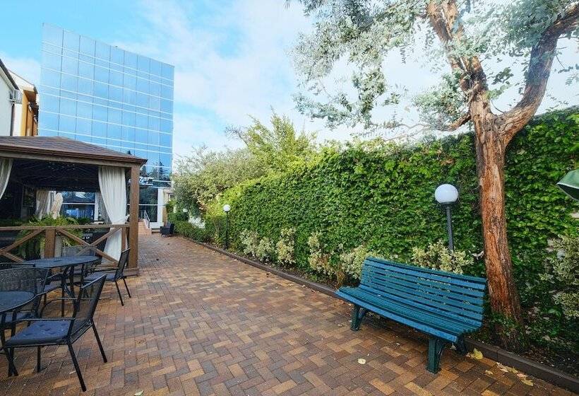 فندق Grace Magnat