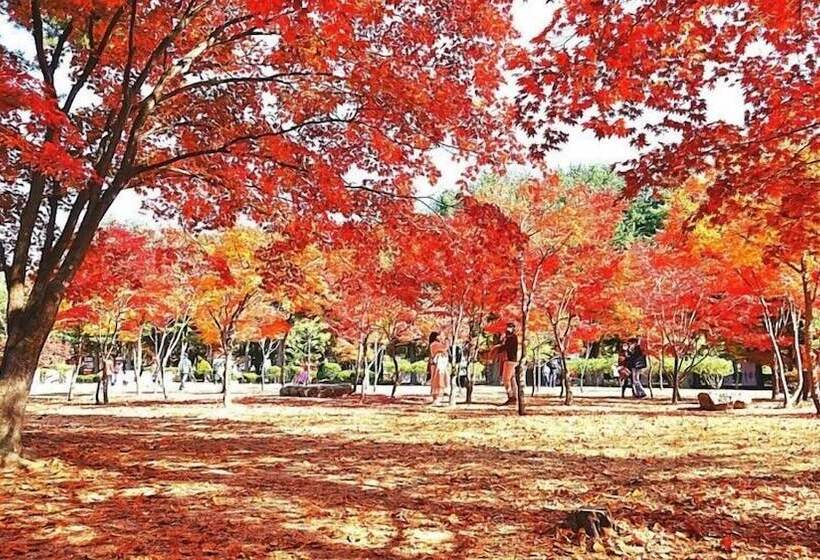 هتل Crystal Valley Cc   Golden Village