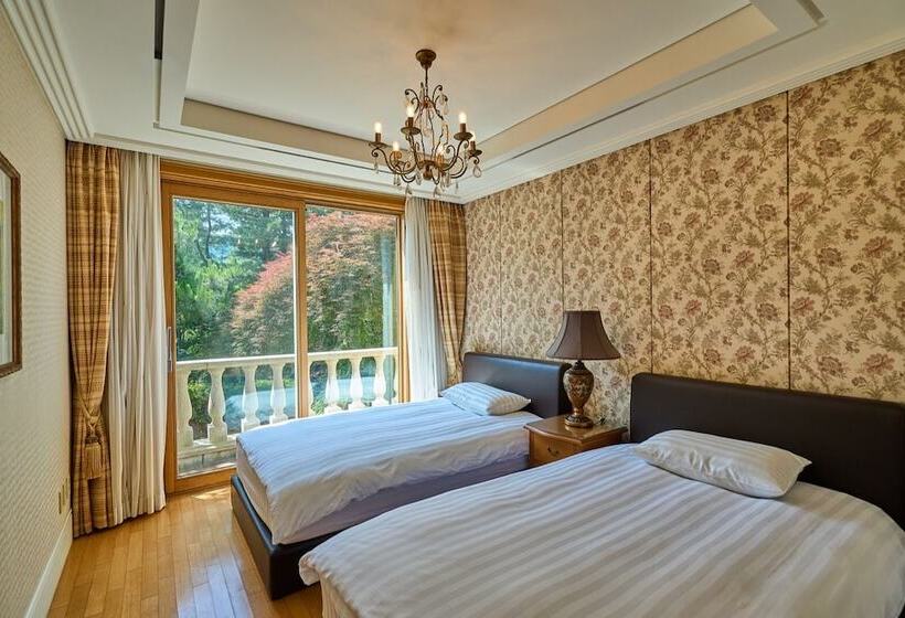 هتل Crystal Valley Cc   Golden Village