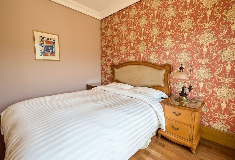 هتل Crystal Valley Cc   Golden Village