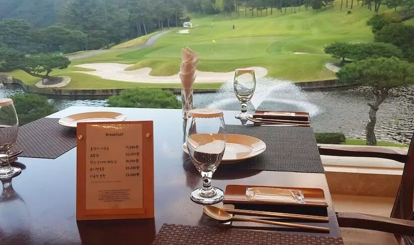 ホテル Crystal Valley Cc   Golden Village