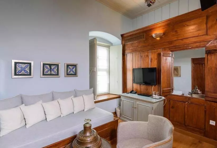 Hotelli Cotommatae Hydra 1810