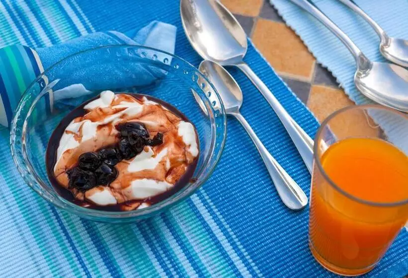 Hotelli Cotommatae Hydra 1810