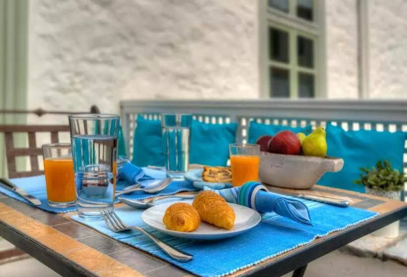 Hotelli Cotommatae Hydra 1810