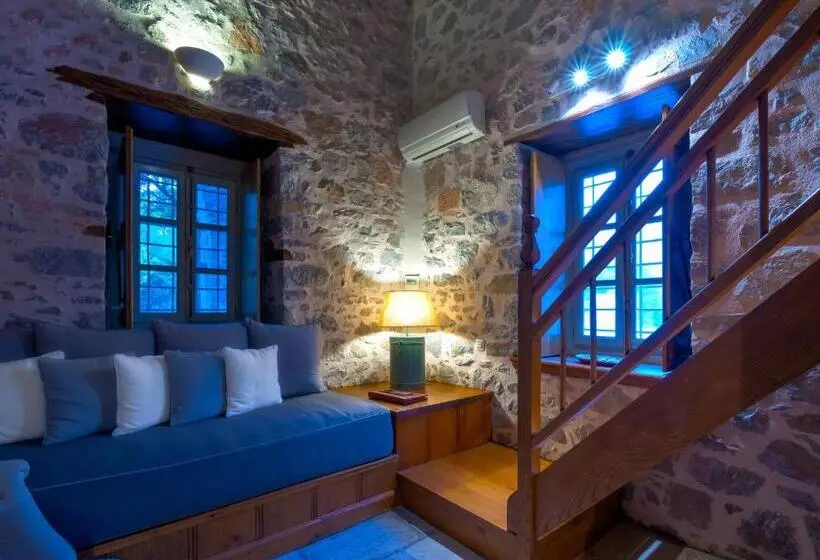 Hotelli Cotommatae Hydra 1810