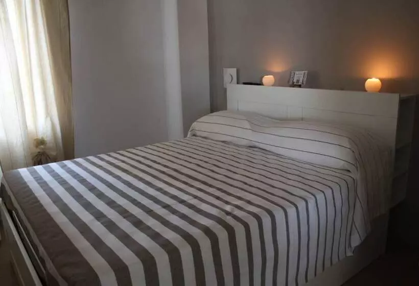 Room In B&b   Camelia   Stanza Matrimoniale   B&b Lasso