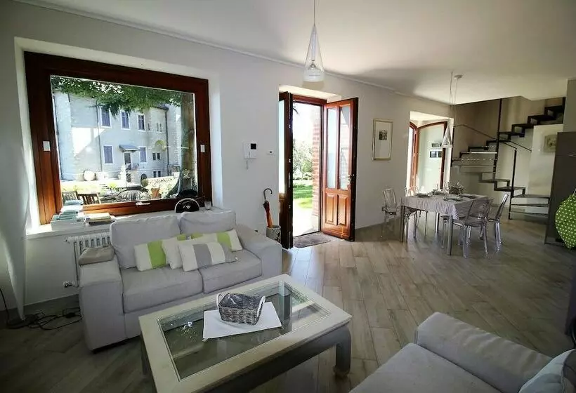 ホテル Cottage Alpino Immerso Nel Bosco
