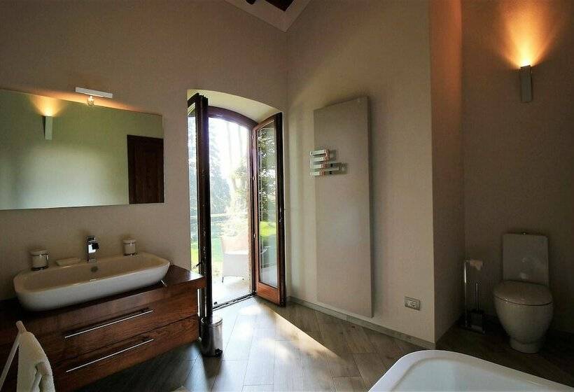 ホテル Cottage Alpino Immerso Nel Bosco