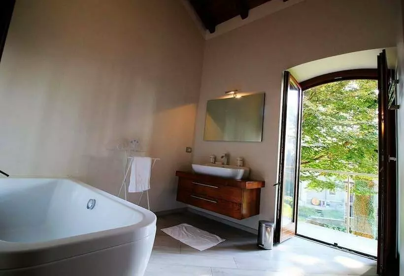 ホテル Cottage Alpino Immerso Nel Bosco