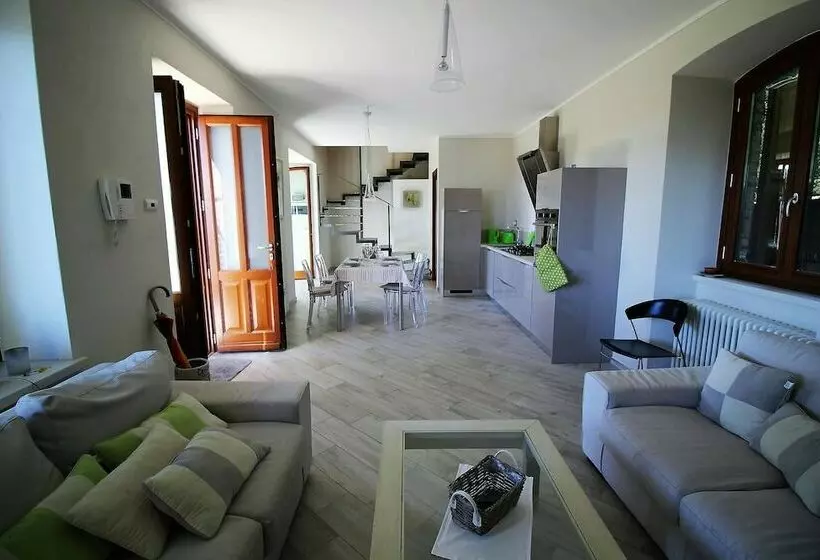 ホテル Cottage Alpino Immerso Nel Bosco
